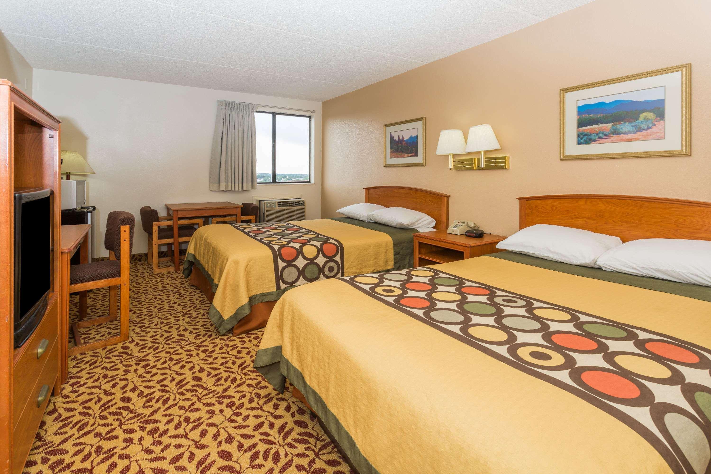 Super 8 By Wyndham Colo. Sprs. Garden Of The Gods Hotel Colorado Springs Exterior photo